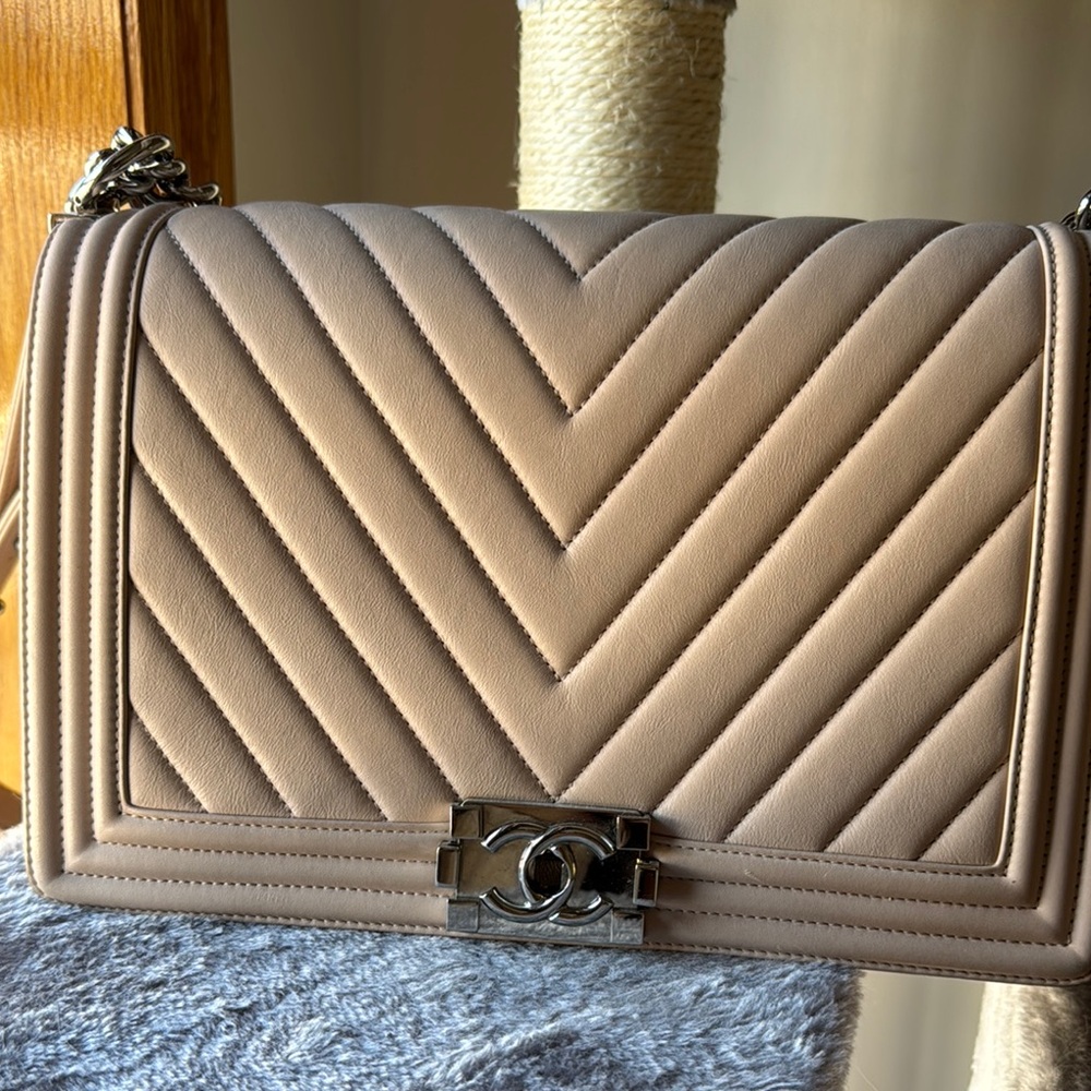 Chanel le boy